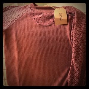 Listicle size small top